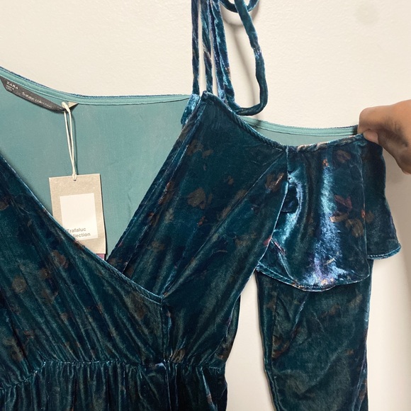 NWT ZARA Asymmetrical Shoulder Crushed Velvet Midi Dress in Emerald Large - Picture 7 of 11